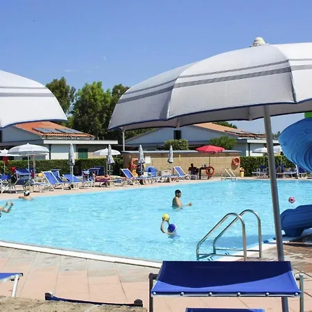 In Cecina Mare With Outdoor Pool Apartment Marina di Cecina